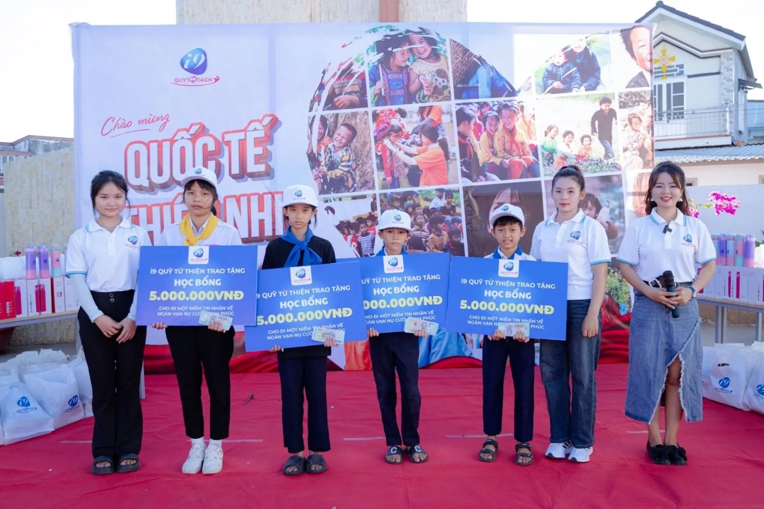 Hình ảnh biểu tượng các giải thưởng và cột mốc quan trọng của Suncity 888